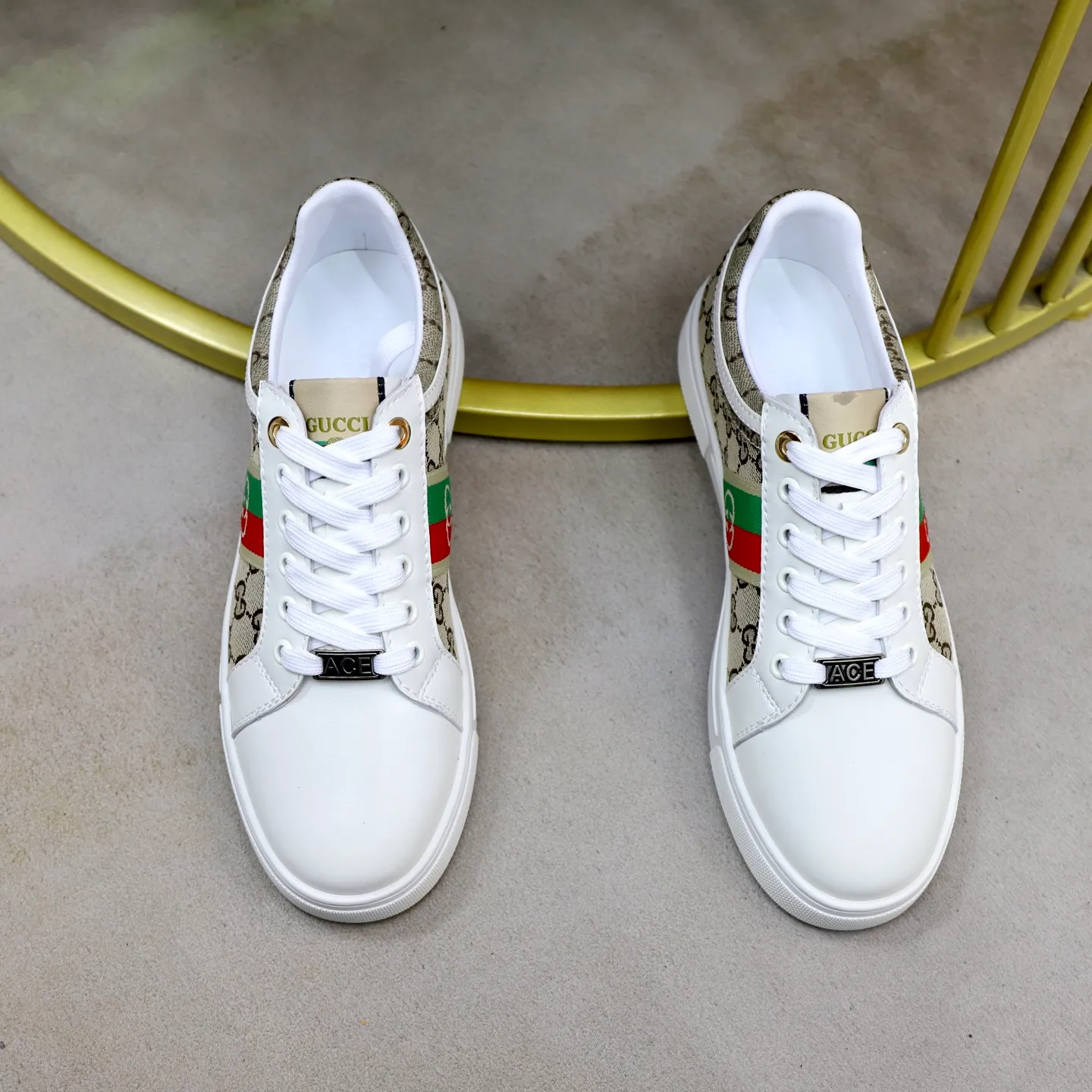 Ex-factory price: 440💰🙅‍♂️🙅‍♂️🙅‍♂️ Brand: GUCCI Standard code: 38-44 (45 customized) Grade: Same as the official website Material: Original material splicing Comfortable and breathable lining Lightweight and wear-resistant sports outsole Style category: Men's fashionable casual shoes Running sneakers Distinguished luxury brand elements Top luxury Color: actual picture color